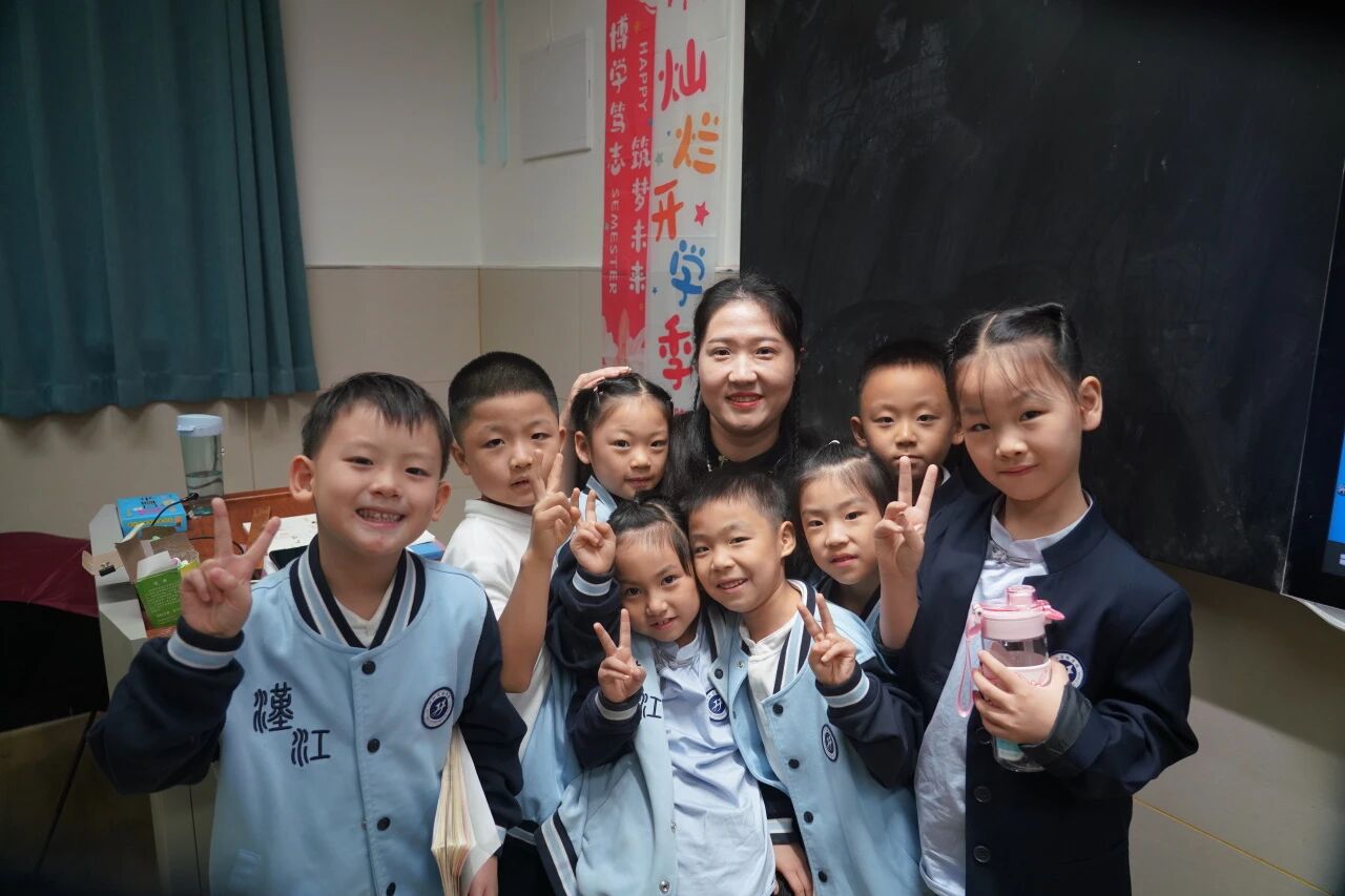 讲汉实故事 | 以爱育德? 与“厚儒”共成长的教育之路